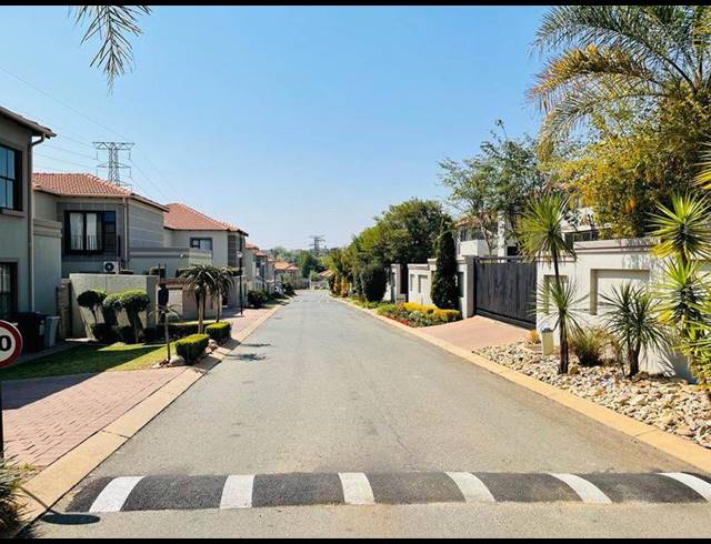 3 BEDROOM CLUSTER FOR SALE IN MORNINGSIDE